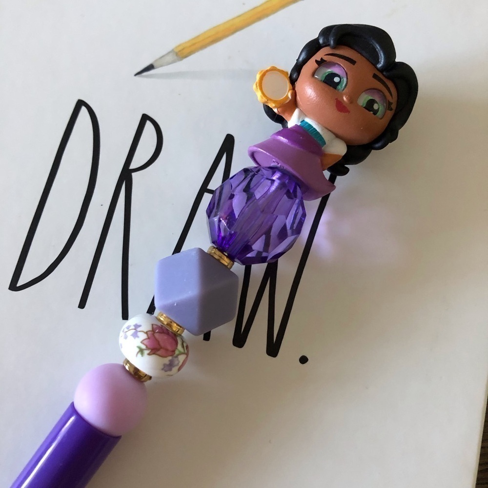 Disney Doorables: The Hunchback of Notre Dame: Esmeralda handmade beaded pen